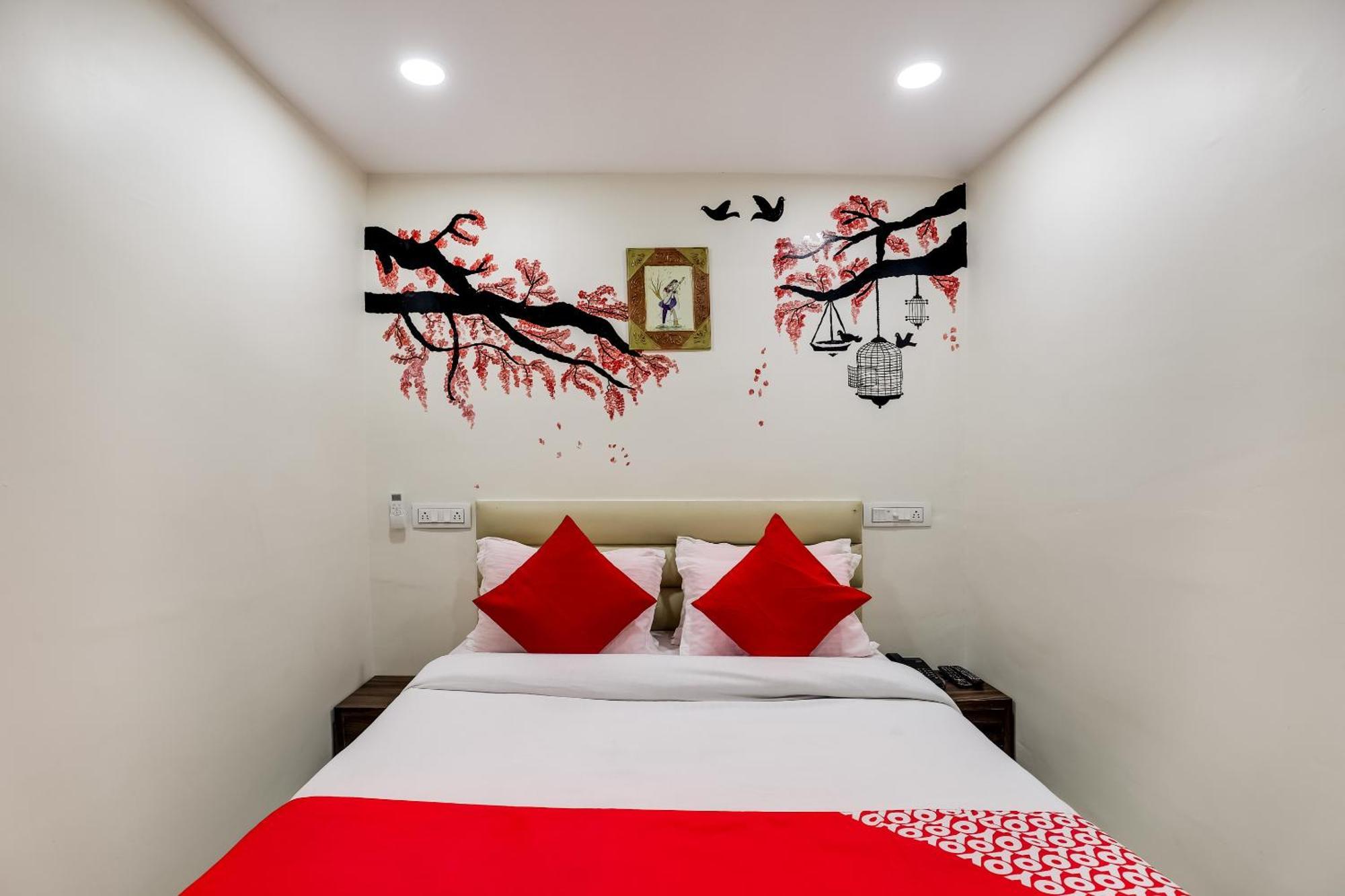 Collection O Hotel Alice 阿穆达巴 外观 照片
